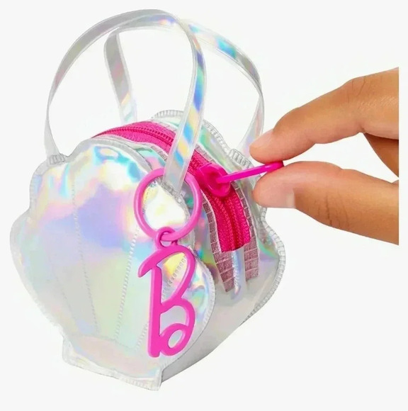 BARBIE  Clothes Set, Beach-Themed with Swimsuit, 5 Acessories - Picture 2 of 5